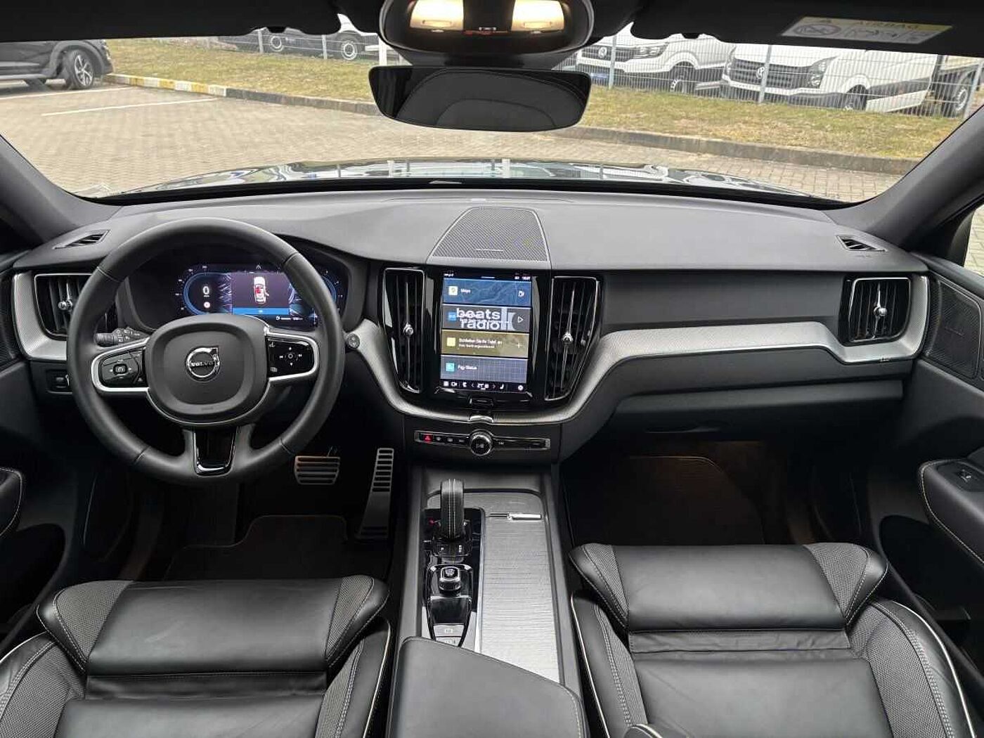 Volvo  B4 (Diesel) AWD R-Design