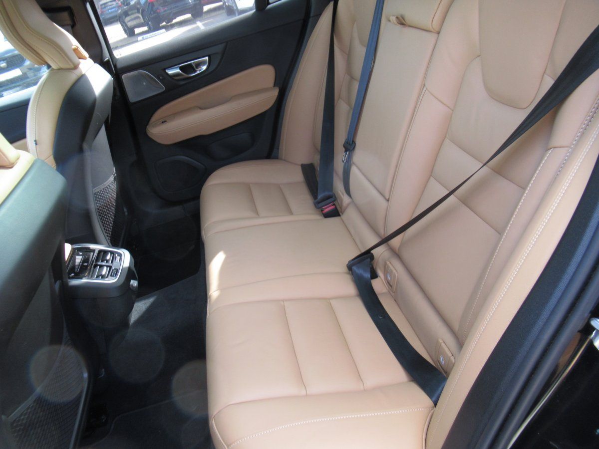 Volvo  B4 Benzin Ultra Dark Automatik