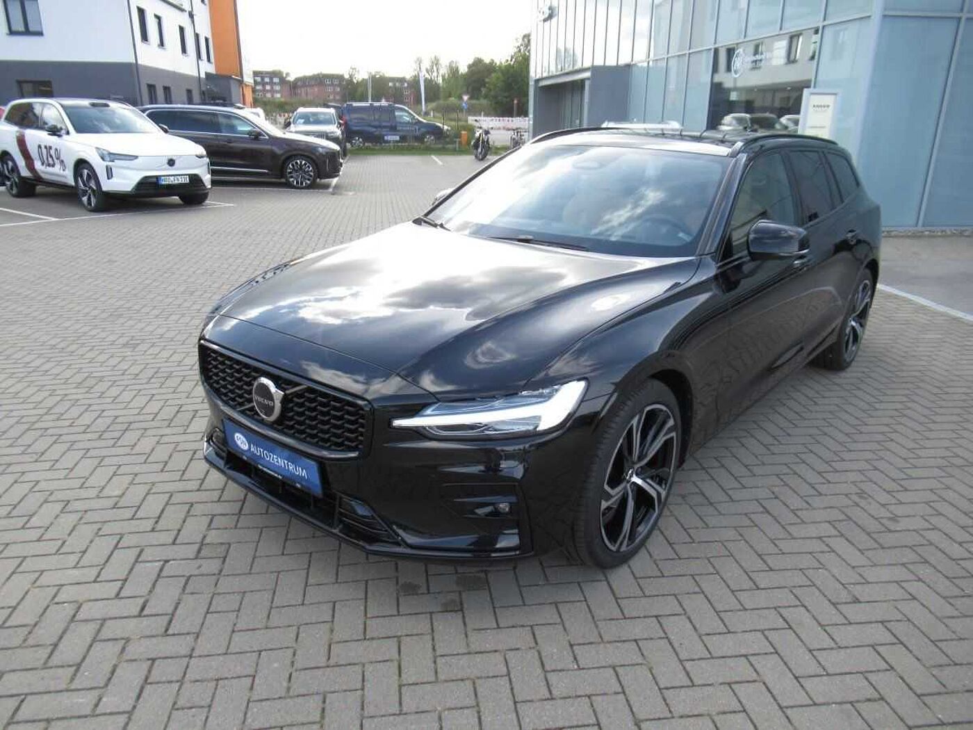 Volvo  B4 Benzin Ultra Dark Automatik