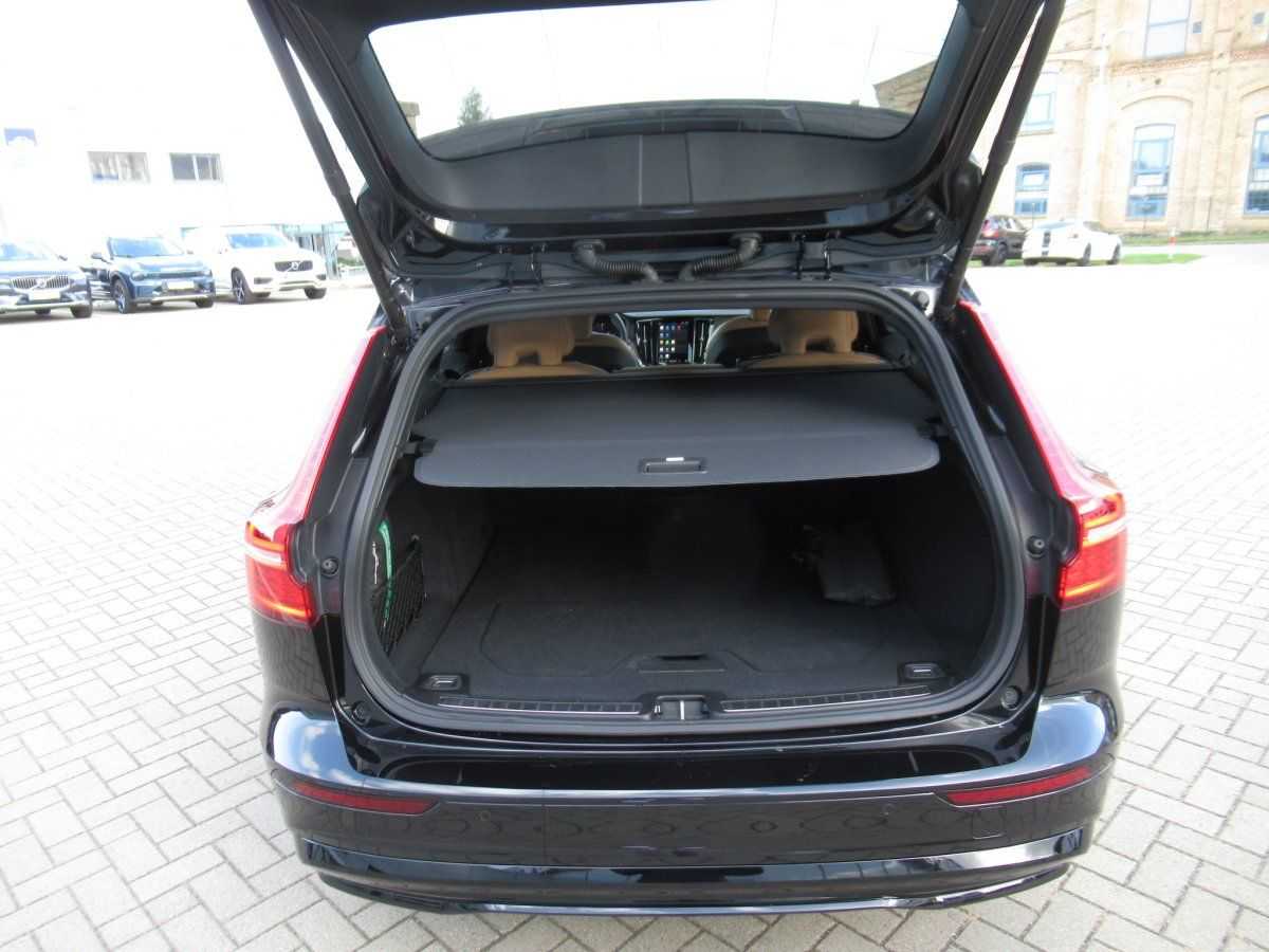 Volvo  B4 Benzin Ultra Dark Automatik