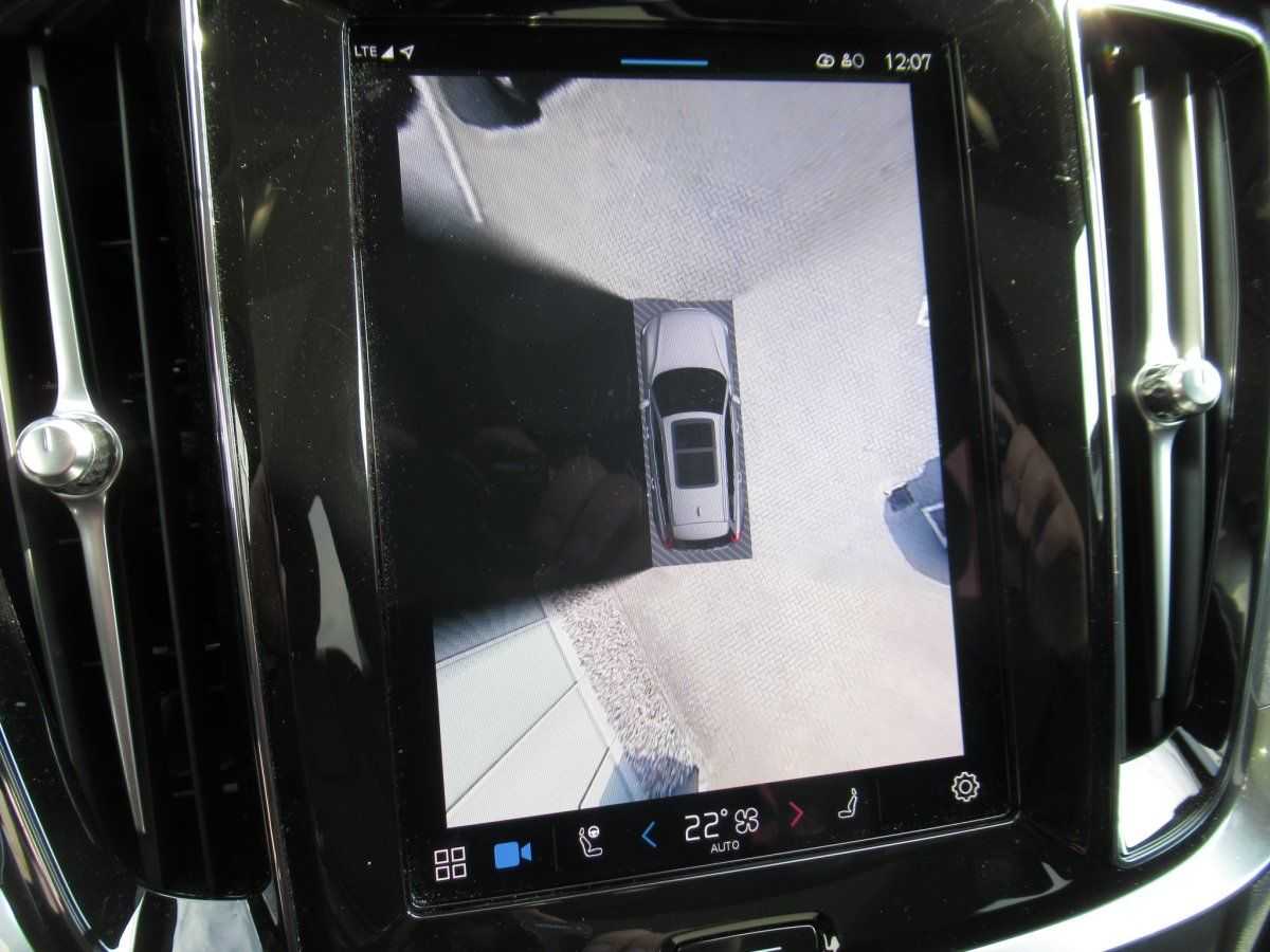 Volvo  B4 Benzin Ultra Dark Automatik