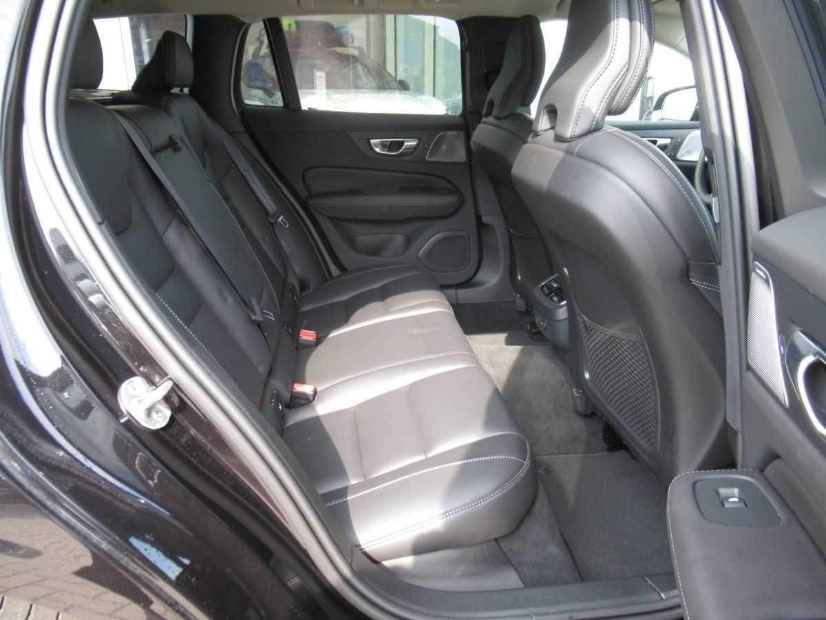 Volvo  B4 Benzin Ultra Dark Automatik