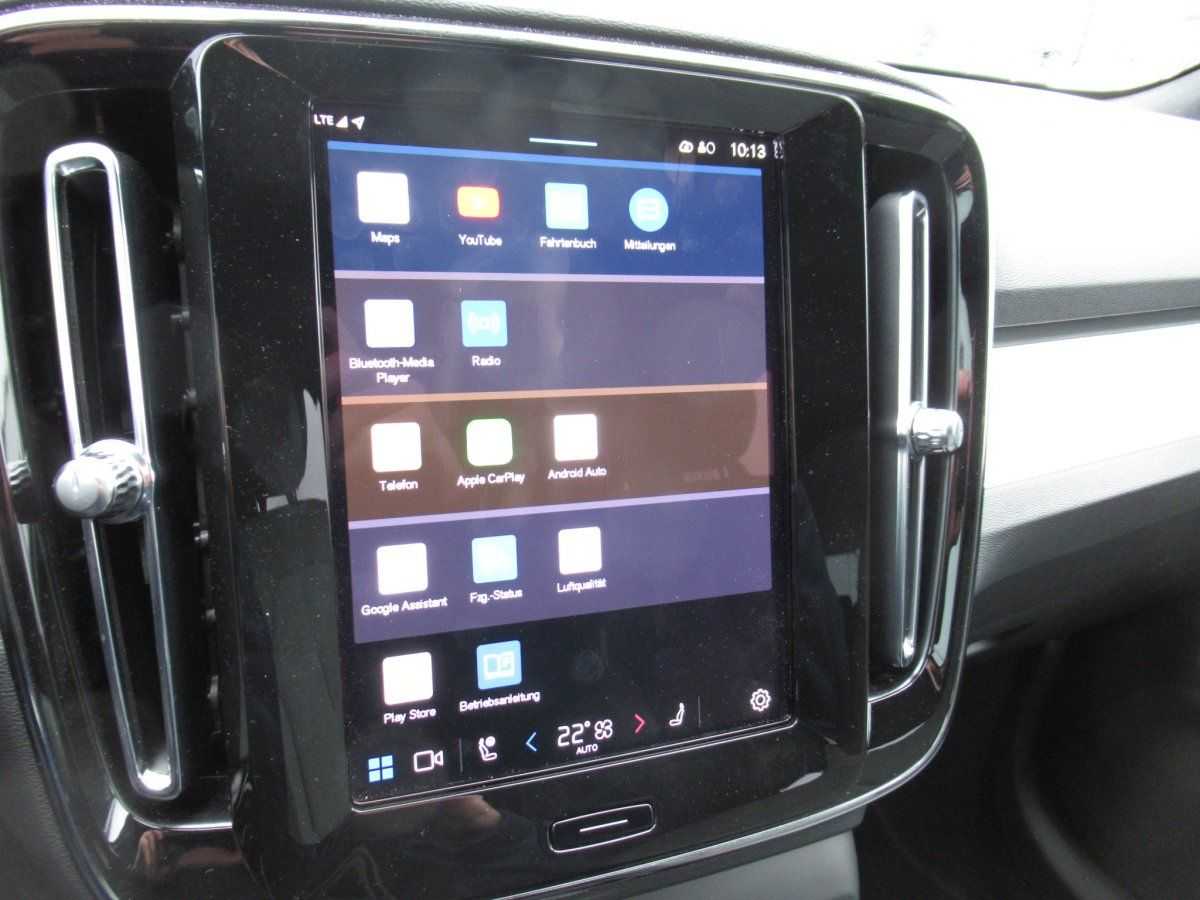Volvo  B3 Benzin Plus Dark Automatik