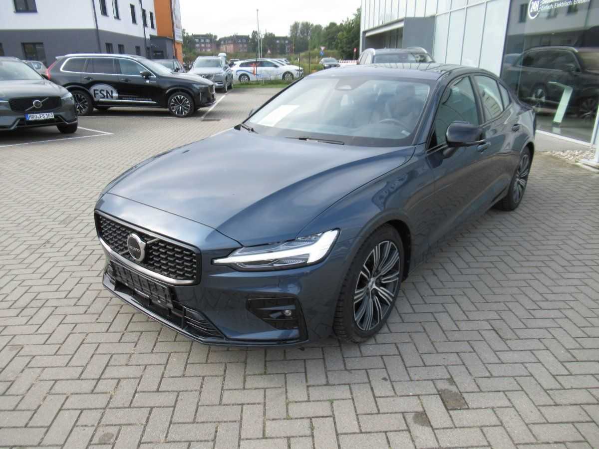 Volvo  B4 Benzin Plus Dark Automatik