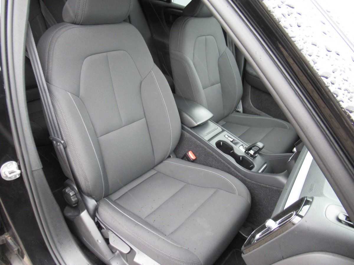 Volvo  T3 Benzin Momentum Pro Automatik