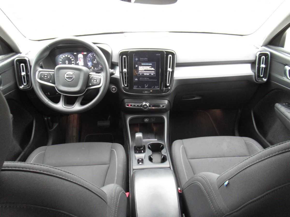 Volvo  T3 Benzin Momentum Pro Automatik