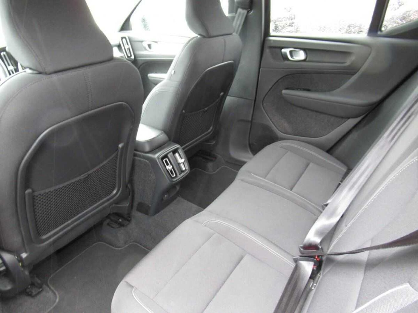 Volvo  T3 Benzin Momentum Pro Automatik