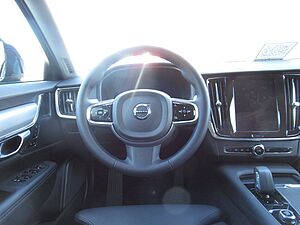 Volvo  Plus B4 AWD Diesel Automatik