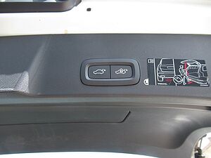 Volvo  Recharge T4 Inscription Expression Automati