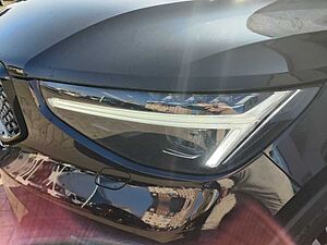 Volvo  B3 2WD Plus Dark