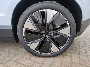 Volvo  Ultra Twin Motor AWD Performance