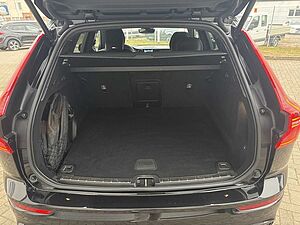 Volvo  B4 (Diesel) AWD R-Design