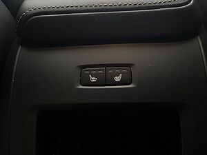 Volvo  B4 (Diesel) AWD R-Design