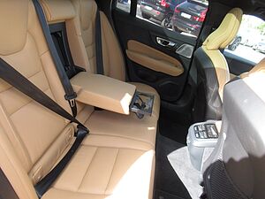 Volvo  B4 Benzin Ultra Dark Automatik