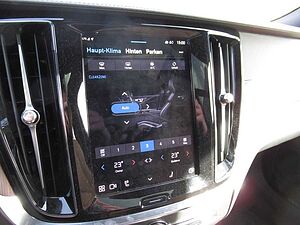 Volvo  B4 Benzin Ultra Dark Automatik