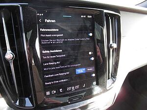 Volvo  B4 Benzin Ultra Dark Automatik
