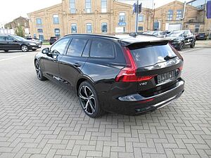 Volvo  B4 Benzin Ultra Dark Automatik