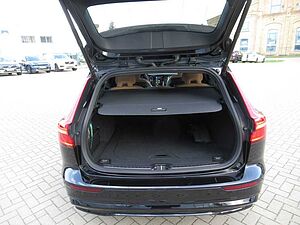 Volvo  B4 Benzin Ultra Dark Automatik