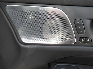 Volvo  B4 Benzin Ultra Dark Automatik