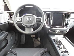 Volvo  B4 Benzin Ultra Dark Automatik