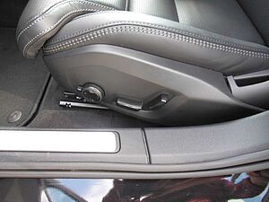 Volvo  B4 Benzin Ultra Dark Automatik