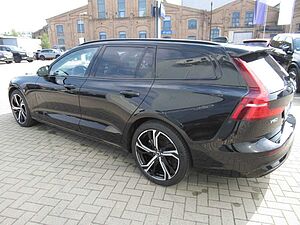 Volvo  B4 Benzin Ultra Dark Automatik