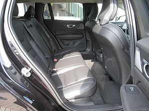 Volvo  B4 Benzin Ultra Dark Automatik
