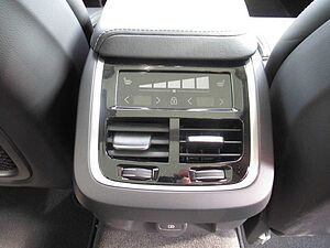 Volvo  B4 Benzin Ultra Dark Automatik