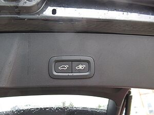 Volvo  B3 Benzin Plus Dark Automatik