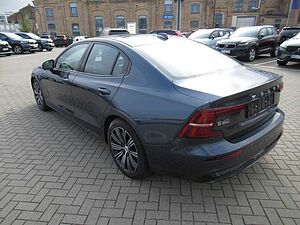 Volvo  B4 Benzin Plus Dark Automatik