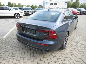 Volvo  B4 Benzin Plus Dark Automatik