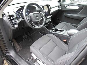 Volvo  T3 Benzin Momentum Pro Automatik