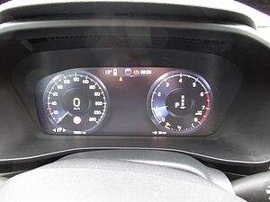 Volvo  T3 Benzin Momentum Pro Automatik