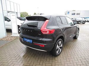 Volvo  T3 Benzin Momentum Pro Automatik