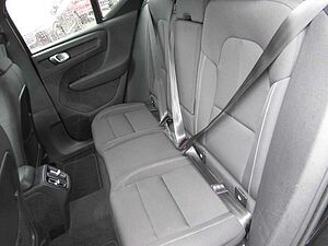 Volvo  T3 Benzin Momentum Pro Automatik