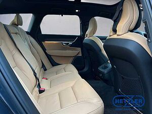 Volvo  Kombi Plus Bright B4 Diesel EU6d ACC DAB 360 Kamera LenkradHZG