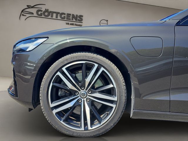 Volvo  T6 AWD Plug-in R Design NAVI LED 19LM PANO