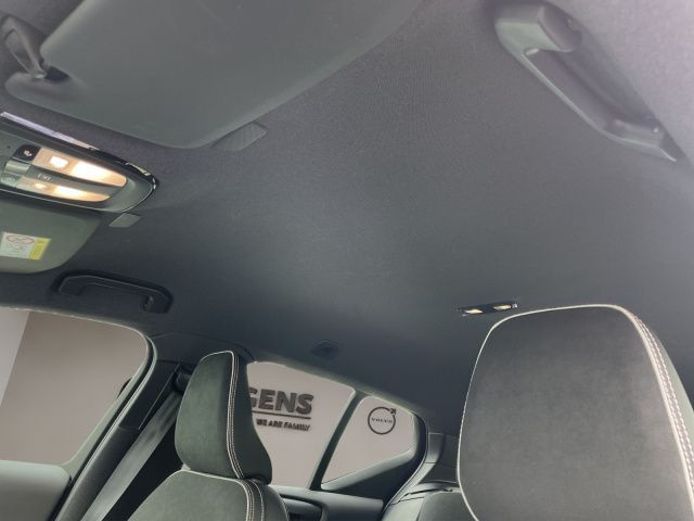 Volvo  Recharge Pure Electric  AHK NAVI 19LM GJR