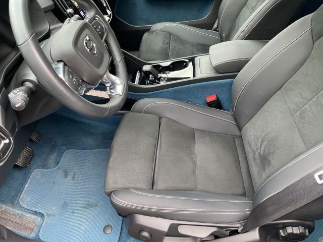 Volvo  Recharge Pure Electric  AHK NAVI 19LM GJR