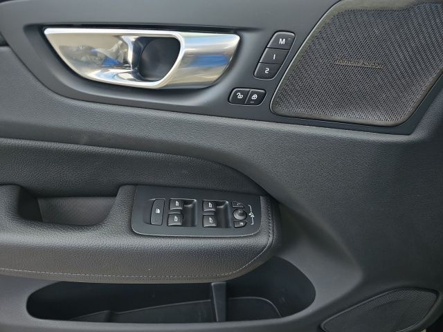 Volvo  B4 INSCRIPTION NAVI LED 20LM HARMAN KARDON