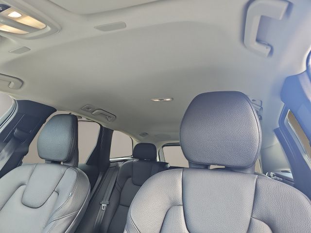 Volvo  B4 INSCRIPTION NAVI LED 20LM HARMAN KARDON