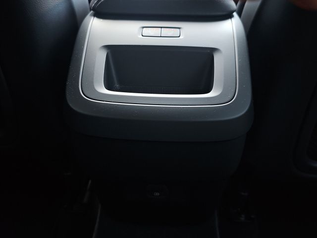Volvo  B4 Plus Dark NAVI LED 20LM H&K SITZH FSH