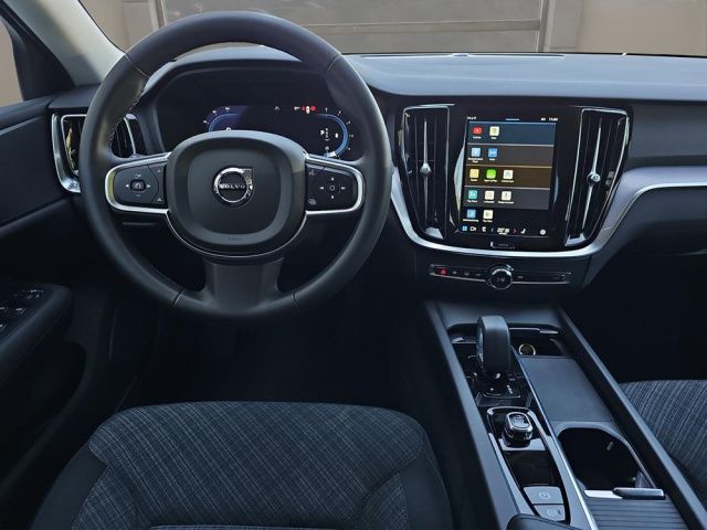 Volvo  B4 CORE LED NAVI ACC PDC KAMER 18LM
