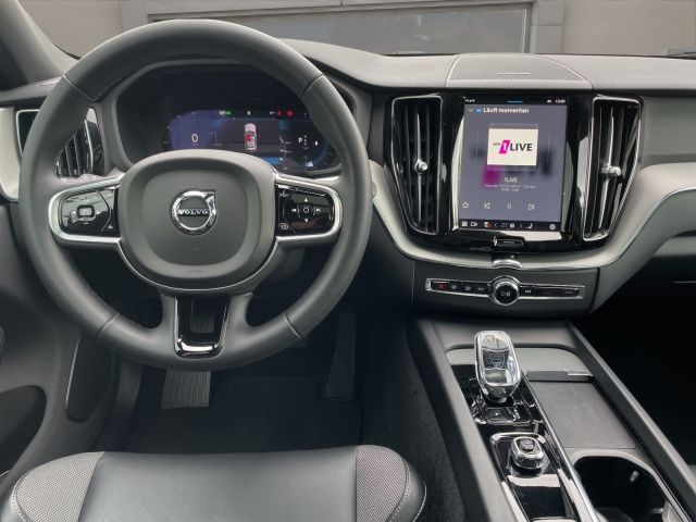 Volvo  B4 PLUS PANO NAVI 21LM LED H&K KAMERA