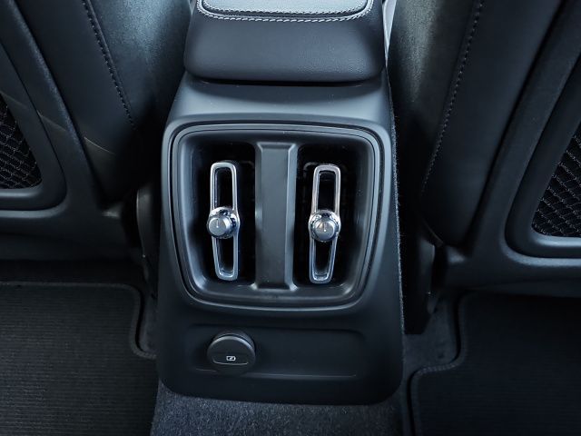 Volvo  T5 Plug-in Rech. R-Designe AHK NAVI LED