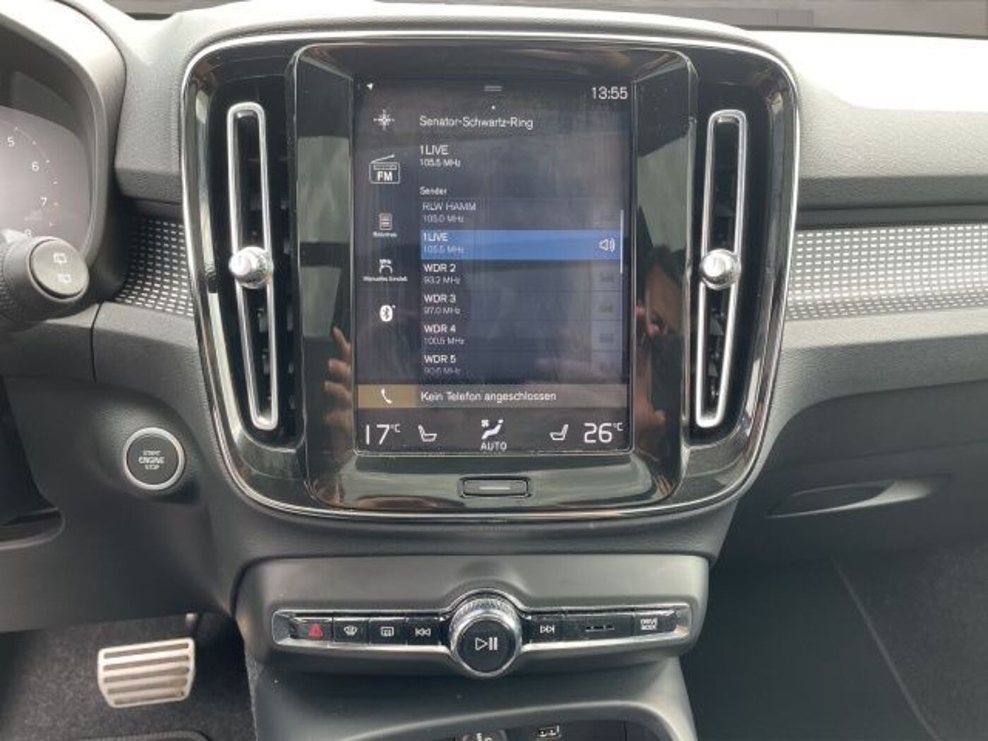 Volvo  B4 R-DESIGN PANO° 360 NAVI LED QI BLIS PDC