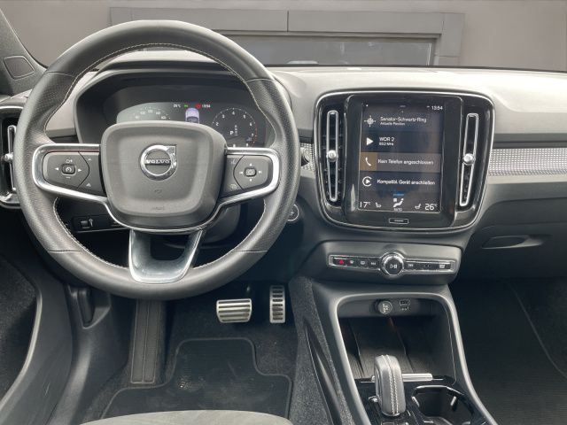 Volvo  B4 R-DESIGN PANO° 360 NAVI LED QI BLIS PDC