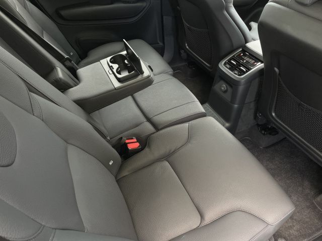 Volvo  T8 AWD ULTRA BRIGHT 7SITZ NAVI PANO 20LM