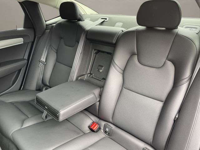 Volvo  T8 AWD Recharge Ultimate Dark PANO NAVI