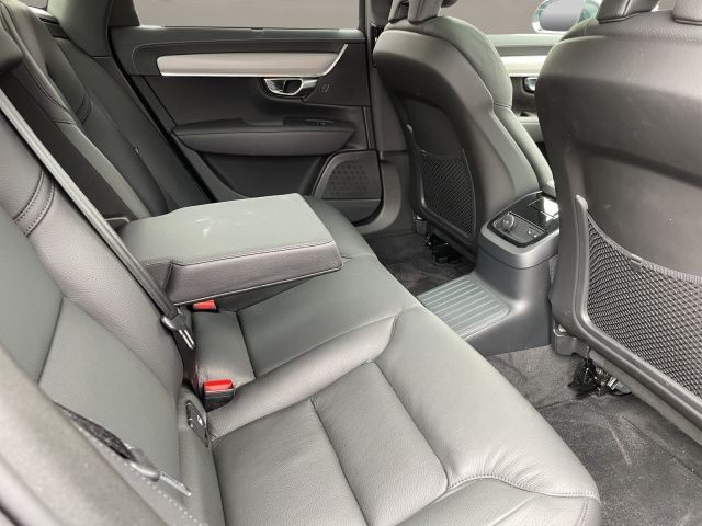 Volvo  T8 AWD Recharge Ultimate Dark PANO NAVI